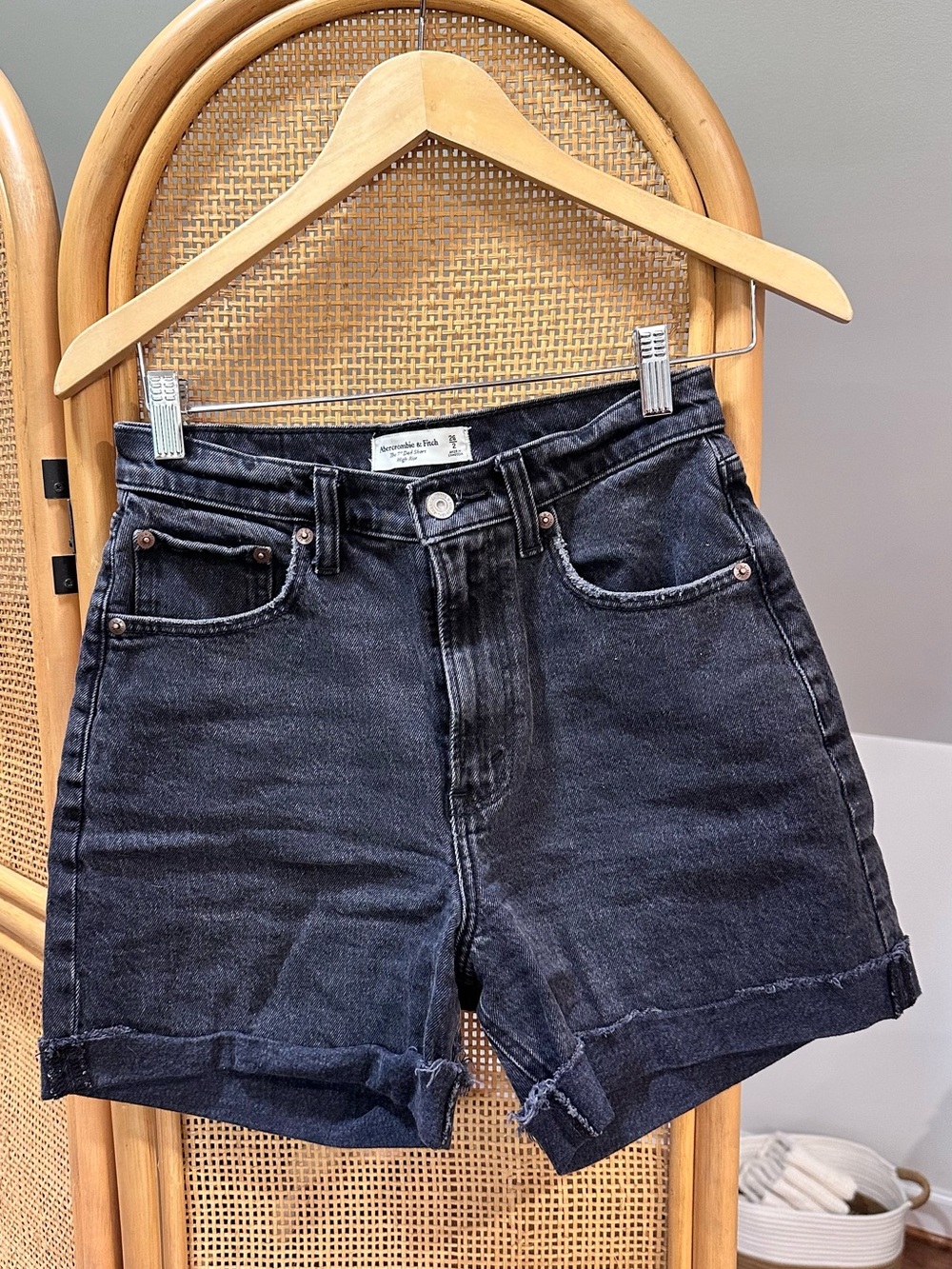A&F Curve Love Black Washed 7” Dad Short High-Rise Denim Shorts